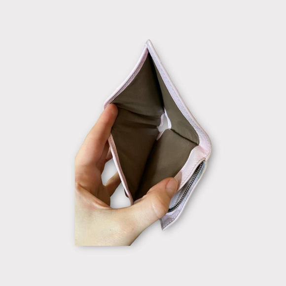 Authentic Bottega Veneta Intrecciato Nappa Leather and Snakeskin Bi-Fold Wallet - Picture 2 of 12